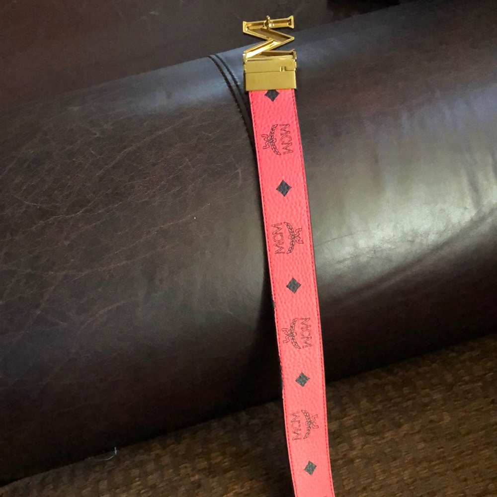 Mcm reversible belt